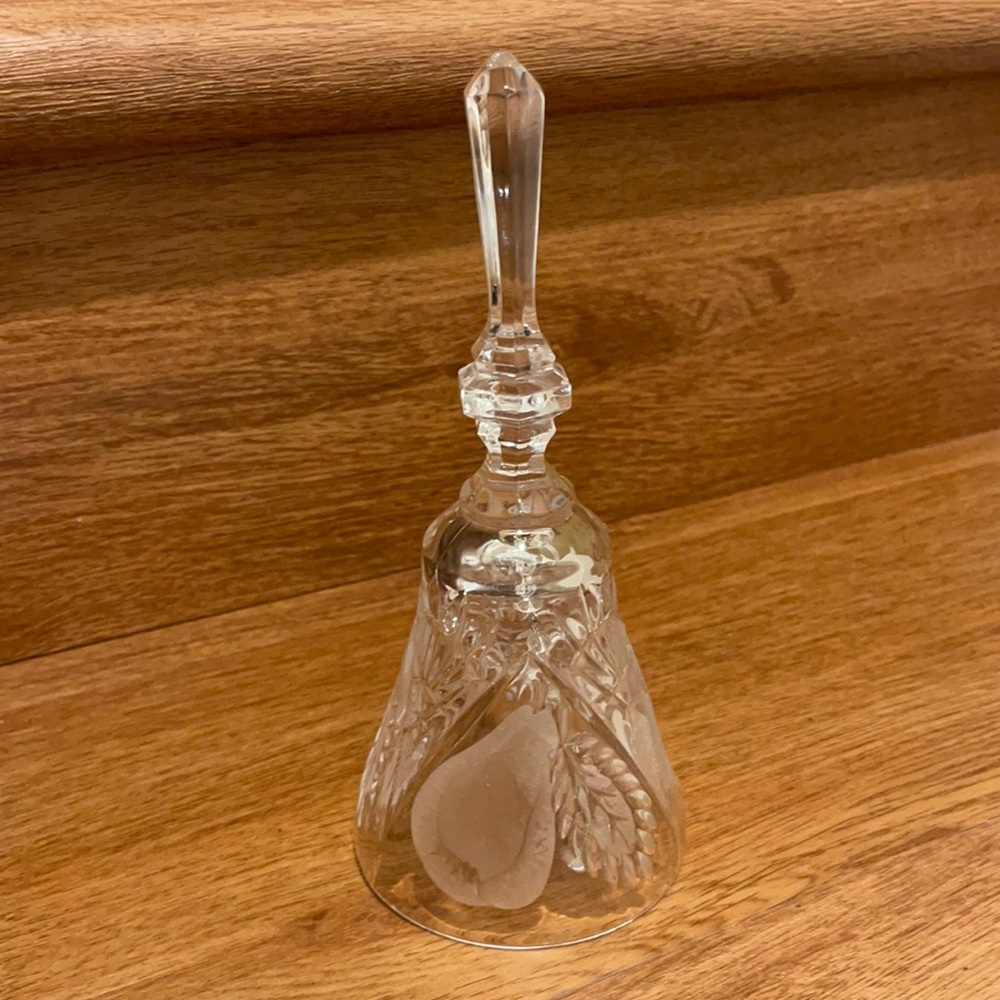 Bleikristall Dublin clear Bell By Beyer Germany  24% Lead pears